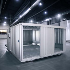 Gefahrstoffcontainer begehbar in Sonderausführung mit Schiebetüren und Elektroausstattung