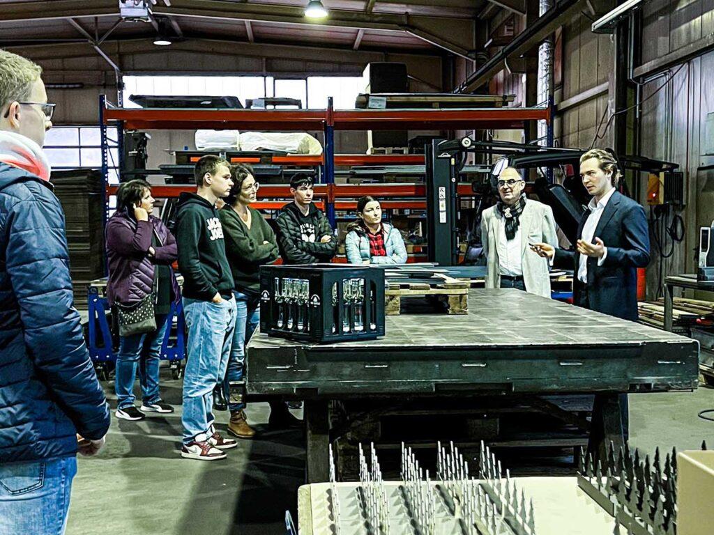 Besuch des Städtischen Gymnasium Schmallenberg Betriebsbesichtigung bei MEILLER