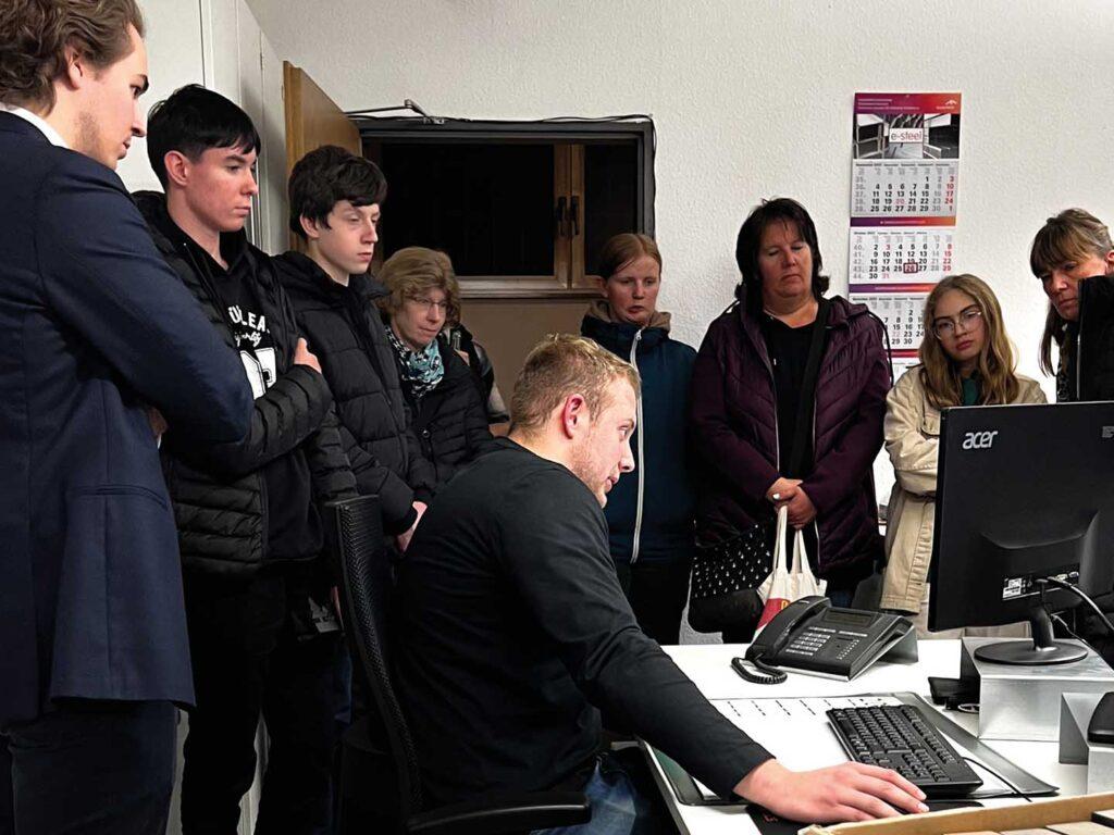 Besuch des Städtischen Gymnasium Schmallenberg Betriebsbesichtigung bei MEILLER