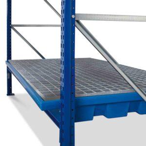 Regalwanne aus Polyethylen (PE) mit PE-Gitterrost für Fachbreite 1800 mm Regalwannen für Gefahrstoffregale Produktbild Regalwanne aus Polyethylen (PE) mit verzinktem Gitterrost für Fachbreite 1780 mm